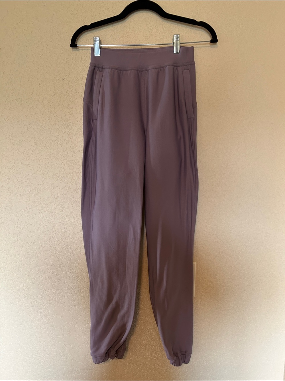 Lululemon Stretch High Rise Jogger Lavender Taupe Size 0 Athletic Travel Pants